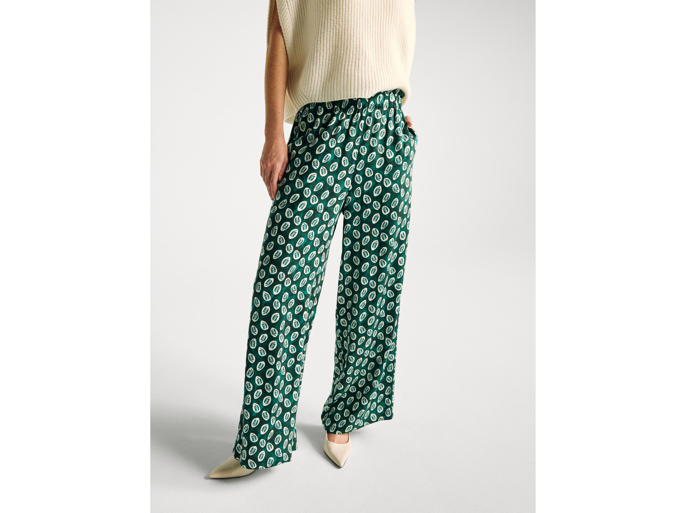 TROUSERS Women image number 3